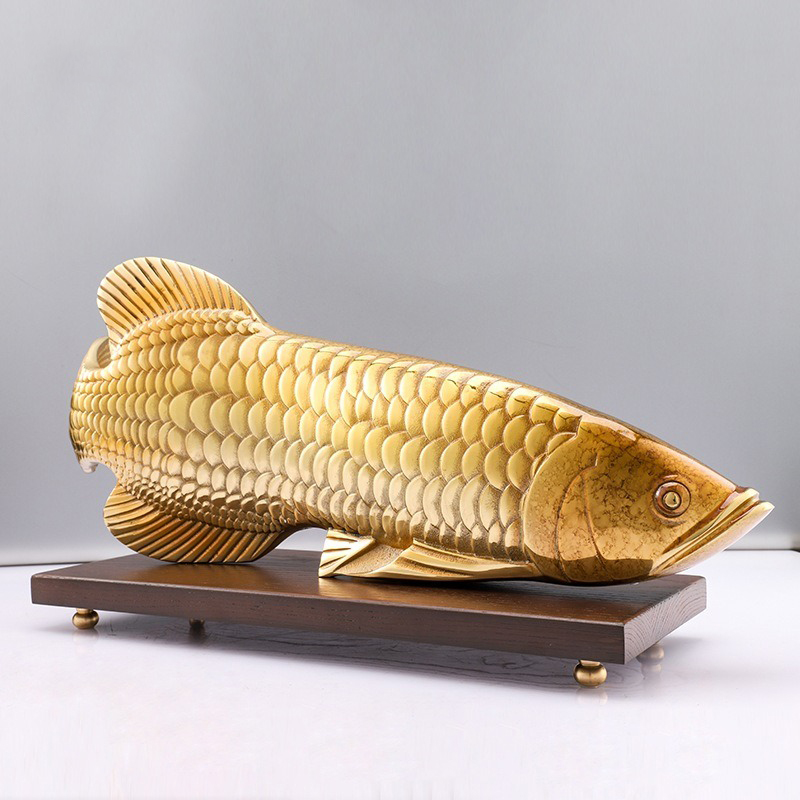 Cá rồng may mắn trang trí nhà cửa