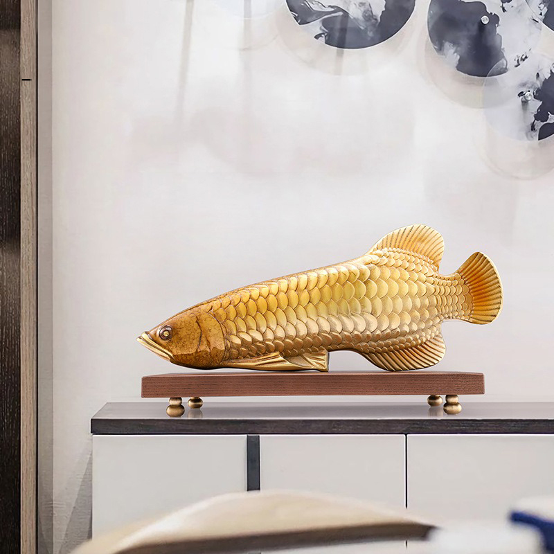 Cá rồng may mắn trang trí nhà cửa