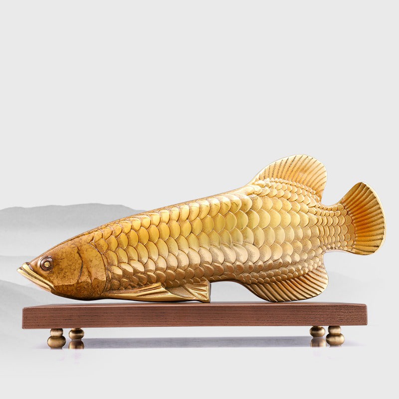 Cá rồng may mắn trang trí nhà cửa