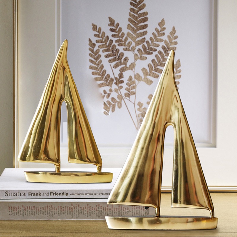 Thuận buồm xuôi gió để bàn