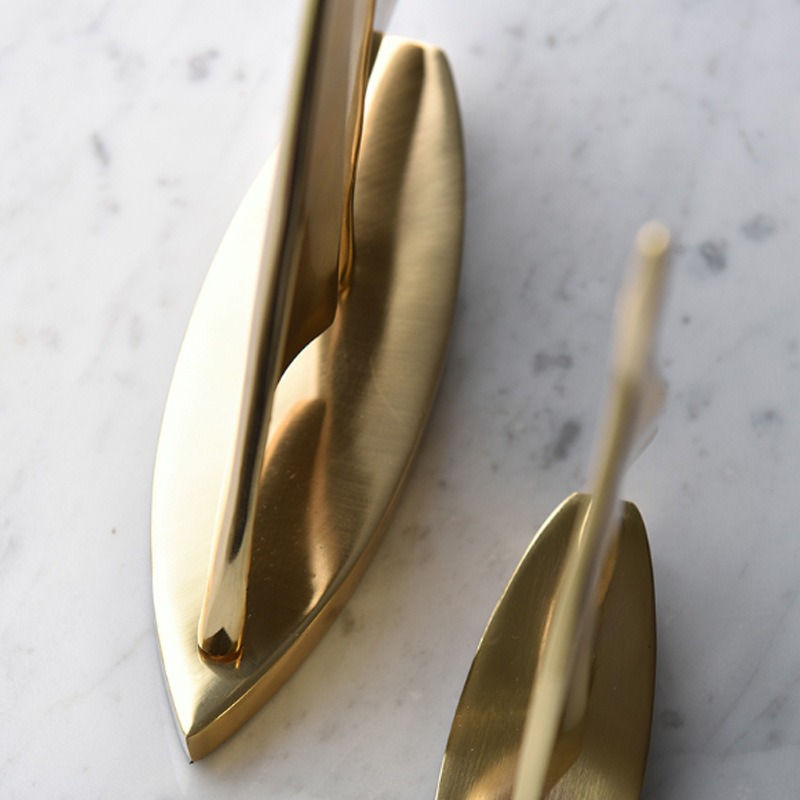 Thuận buồm xuôi gió để bàn