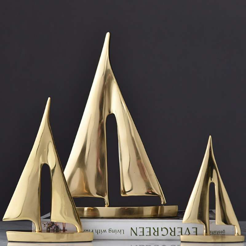 Thuận buồm xuôi gió để bàn