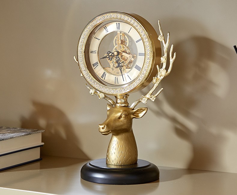 dong ho de ban huou nai