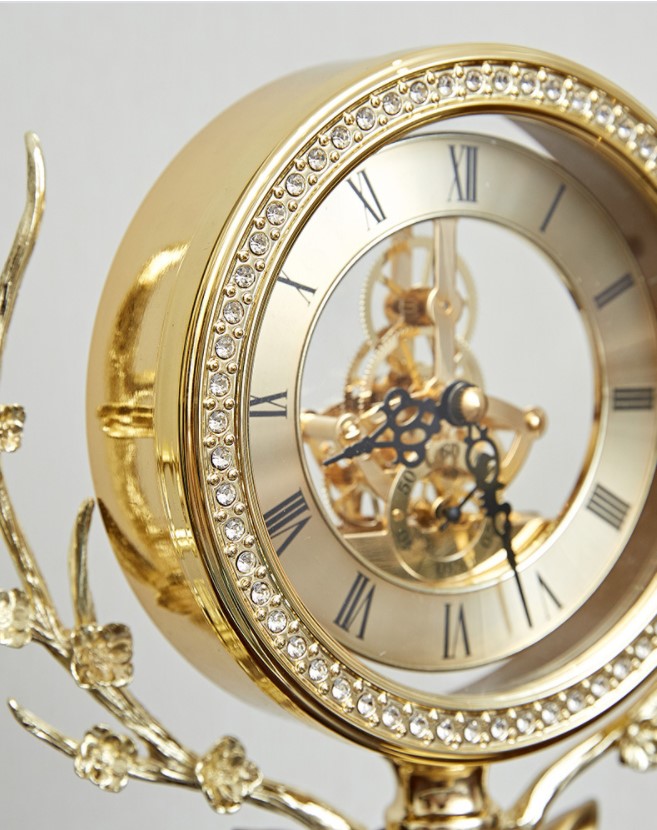 dong ho de ban huou nai