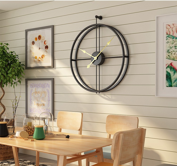 dong-ho-sang-tao-treo-tuong