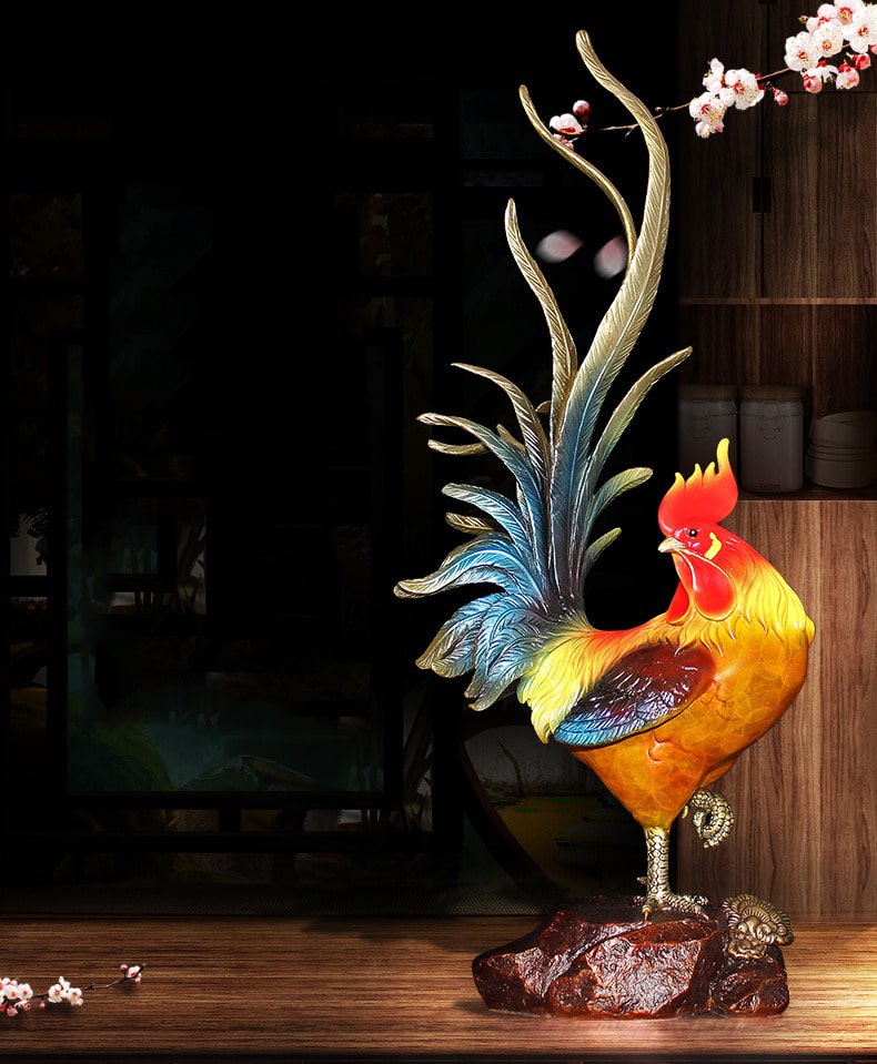 gà là con vật thuộc hành Kim, phù hợp khi bài trí ở hướng Tây của căn phòng