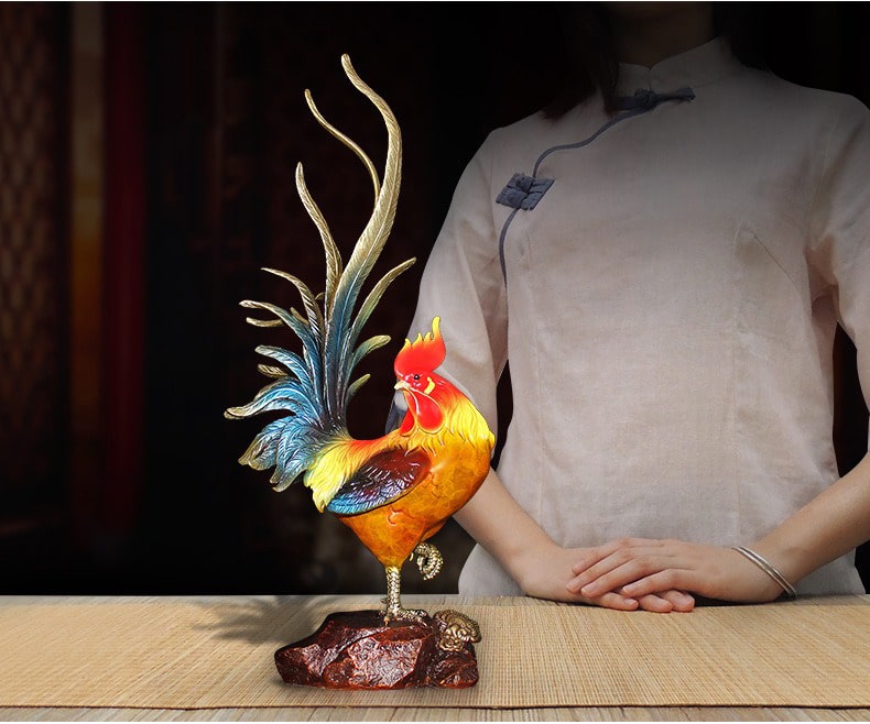 gà là con vật thuộc hành Kim, phù hợp khi bài trí ở hướng Tây của căn phòng