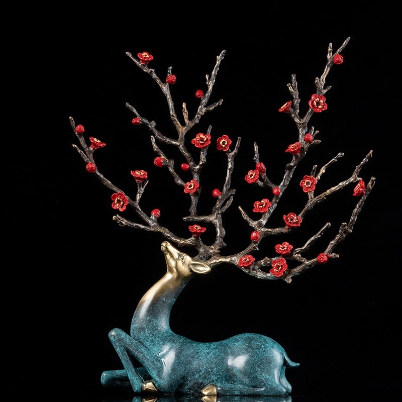 Hươu hoa anh đào mang lại may mắn