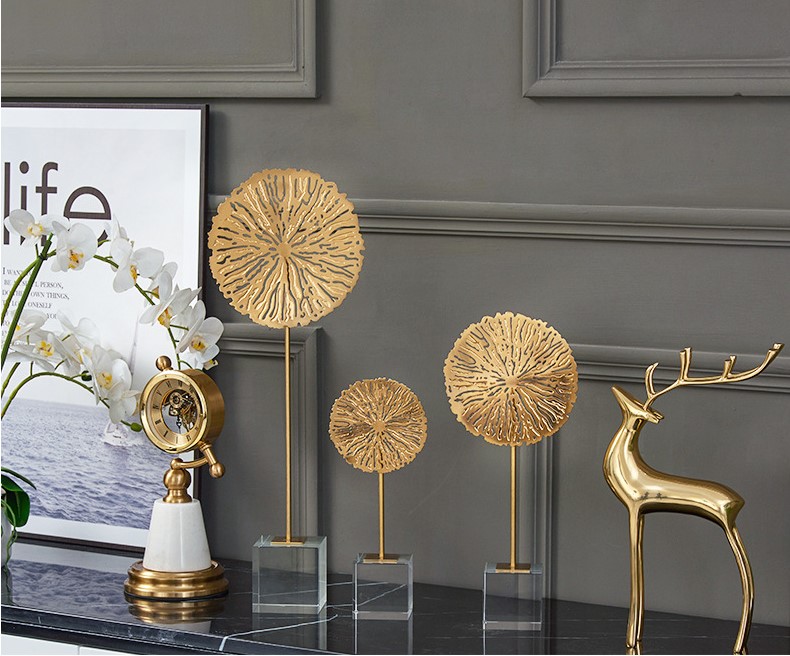 decor de ban la sen vang