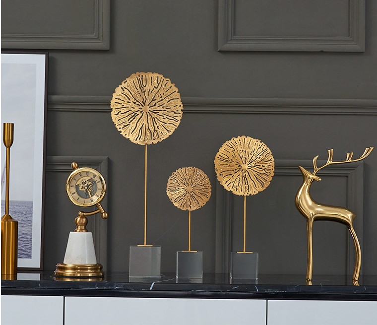 decor de ban la sen vang