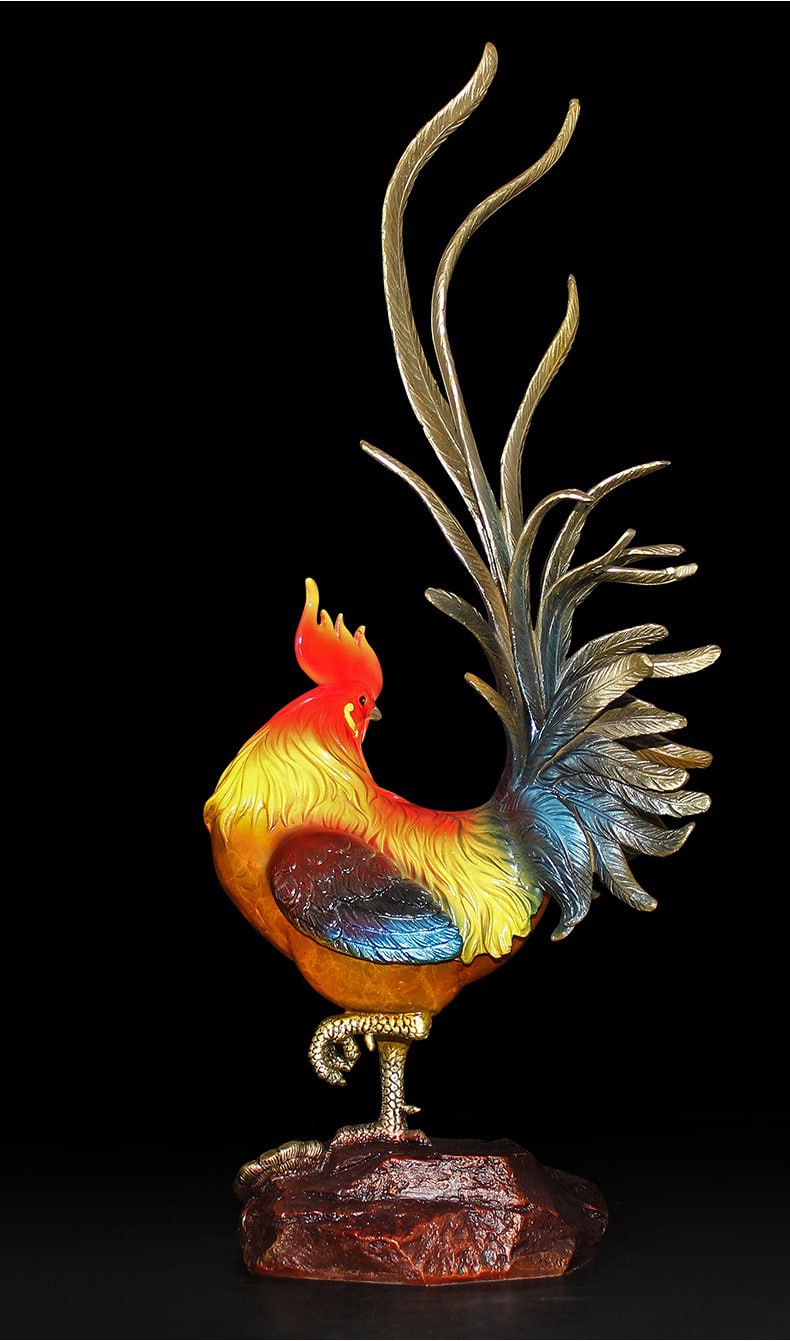 gà là con vật thuộc hành Kim, phù hợp khi bài trí ở hướng Tây của căn phòng