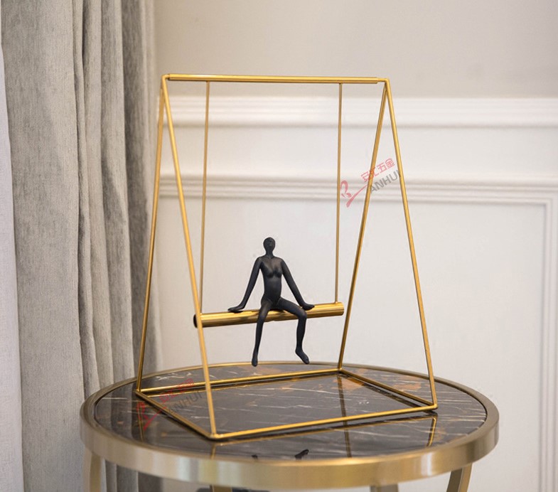 decor de ban mo hinh xich du