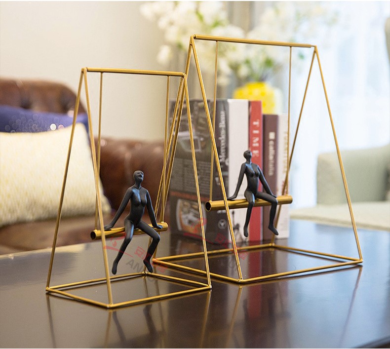 decor de ban mo hinh xich du