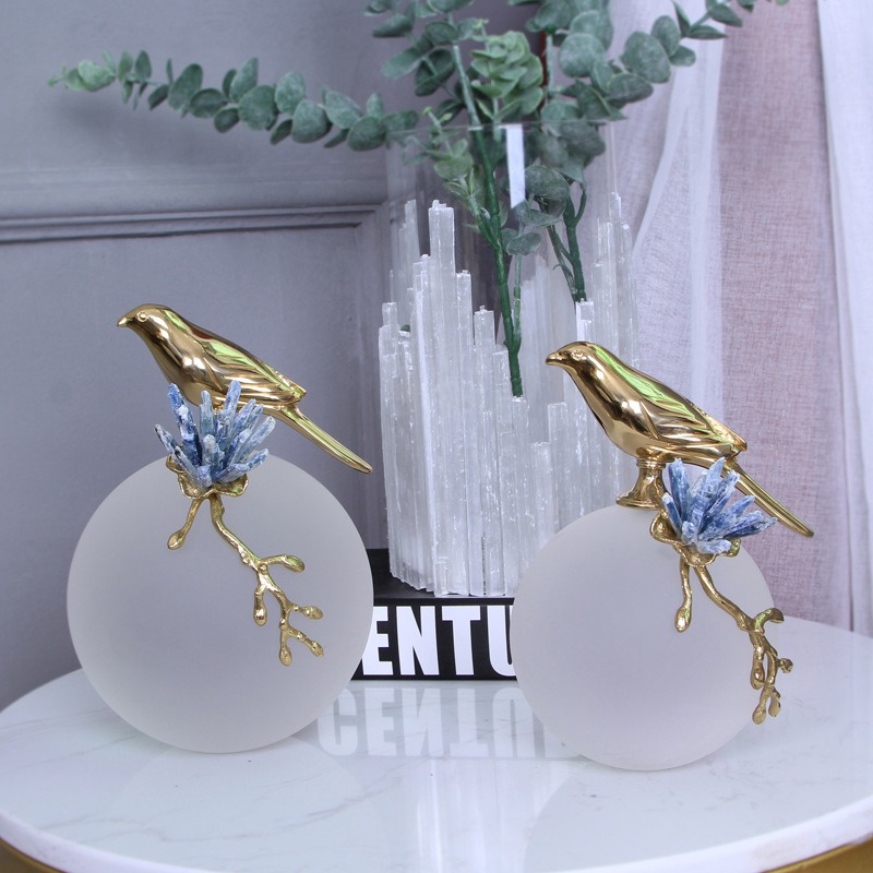 Mẫu chim pha lê để tủ kệ phòng khách