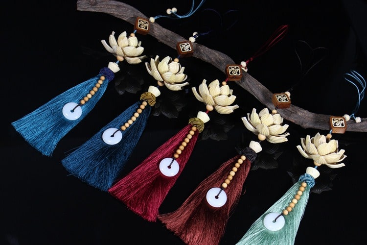 Dây treo xe ô tô hoa sen