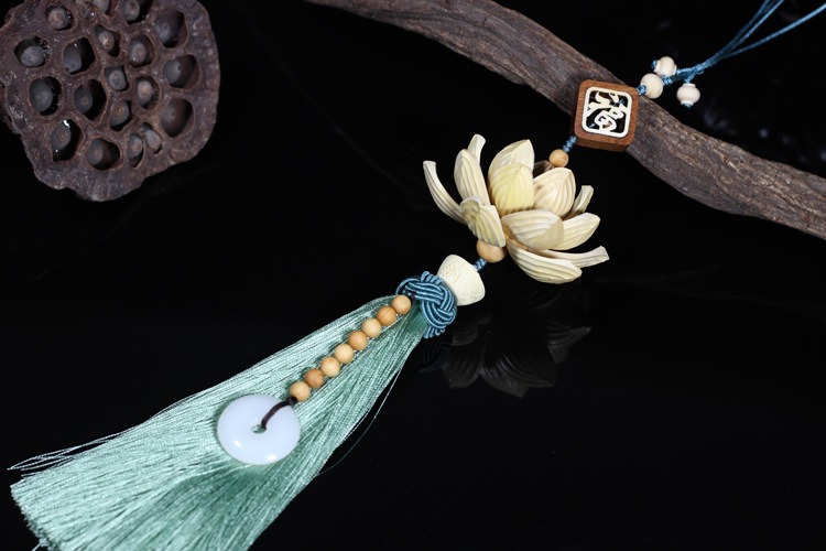 Dây treo xe ô tô hoa sen