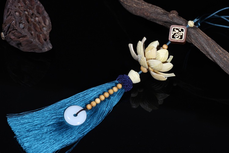 Dây treo xe ô tô hoa sen