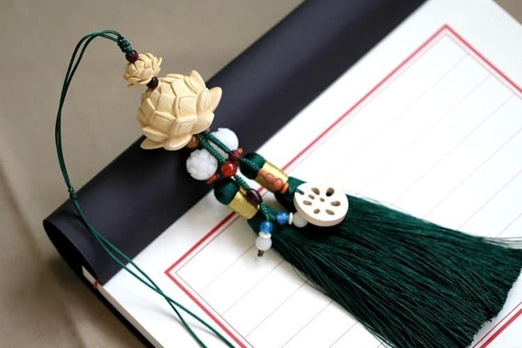 Dây treo xe ô tô hoa sen