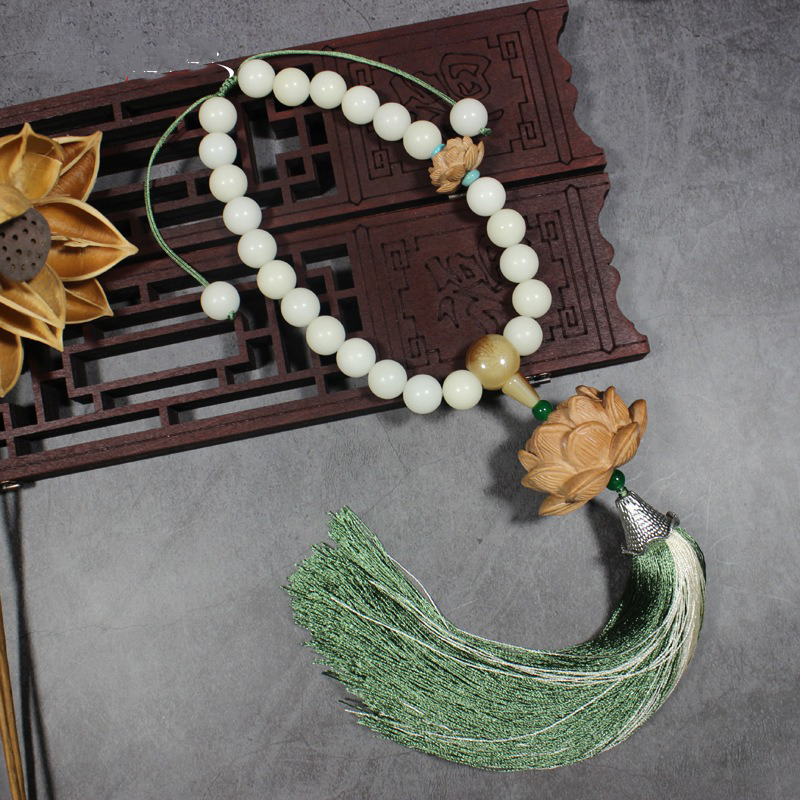 Dây treo xe ô tô phong thủy hoa sen