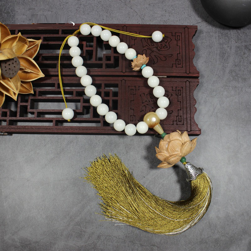 Dây treo xe ô tô phong thủy hoa sen