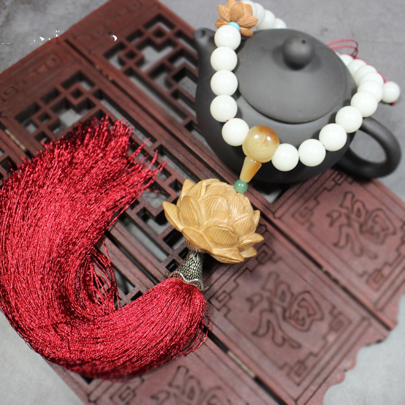 Dây treo xe ô tô phong thủy hoa sen