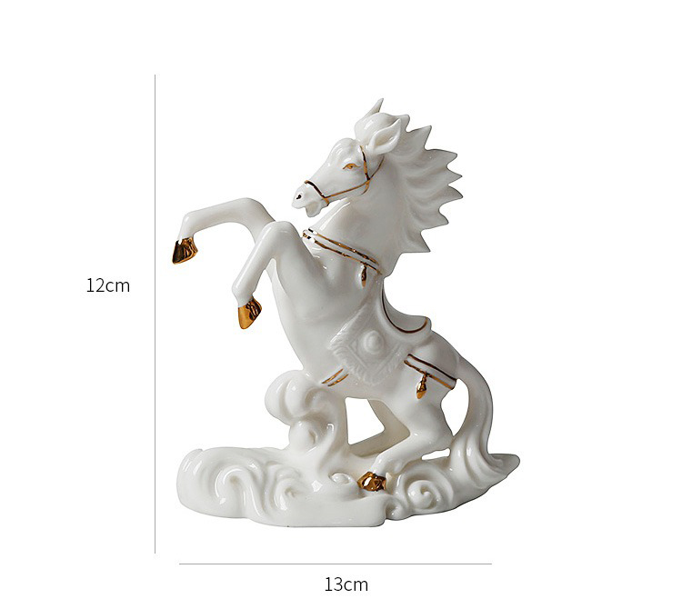 Tượng ngựa phong thủy trang trí oto