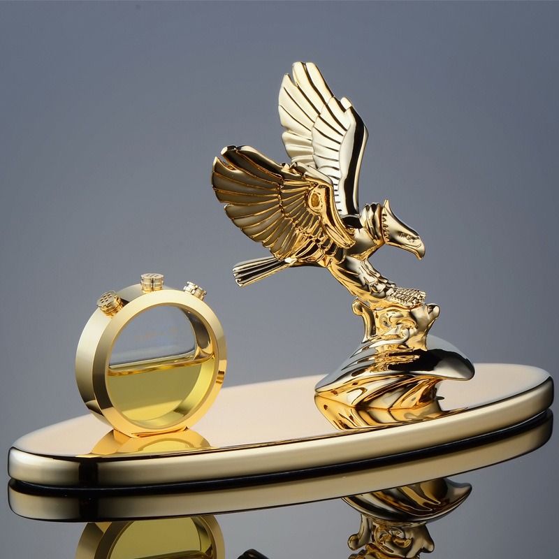 Tượng đại bàng tung cánh trang trí oto