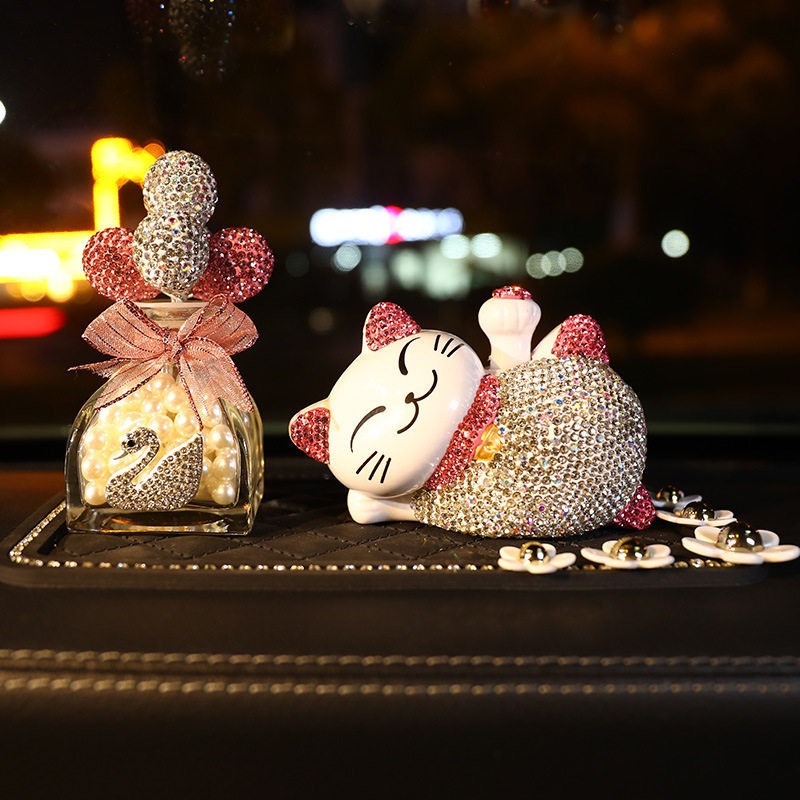 Đồ trang trí xe oto Mèo May Mắn