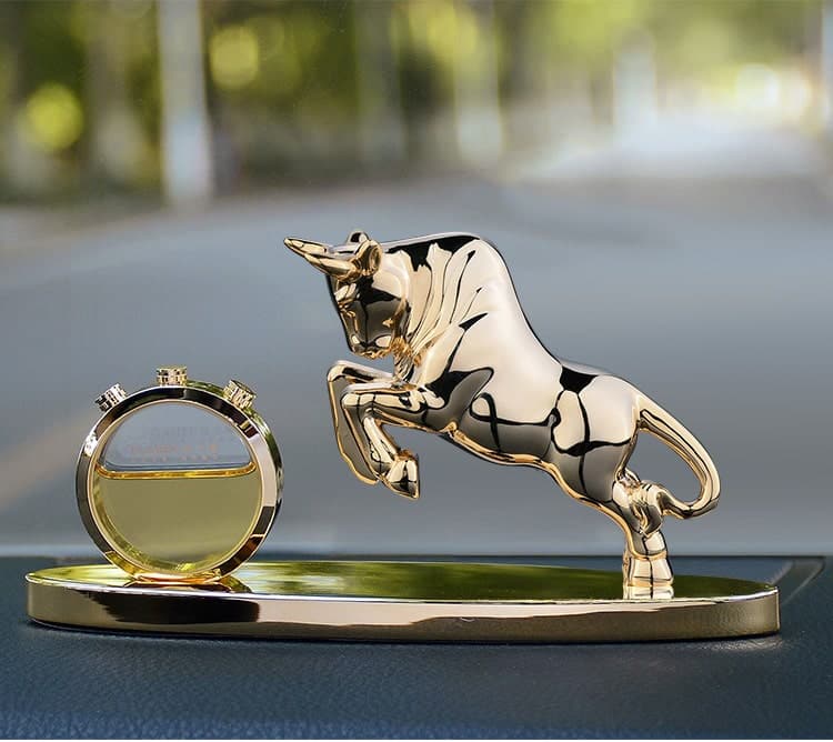 Đồ trang trí xe oto tượng trâu vàng