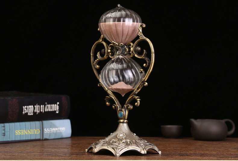 Đồng hồ cát phong cách cổ điển