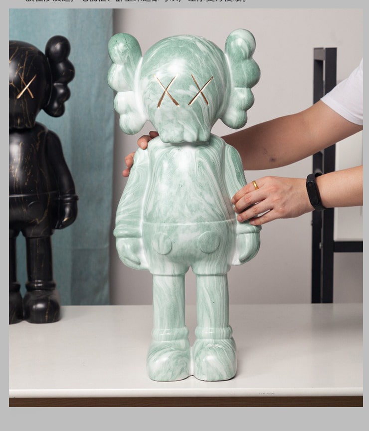 Gấu Kaws trang trí nội thất