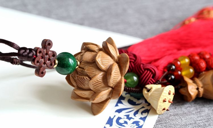 Khánh treo ô tô hoa sen