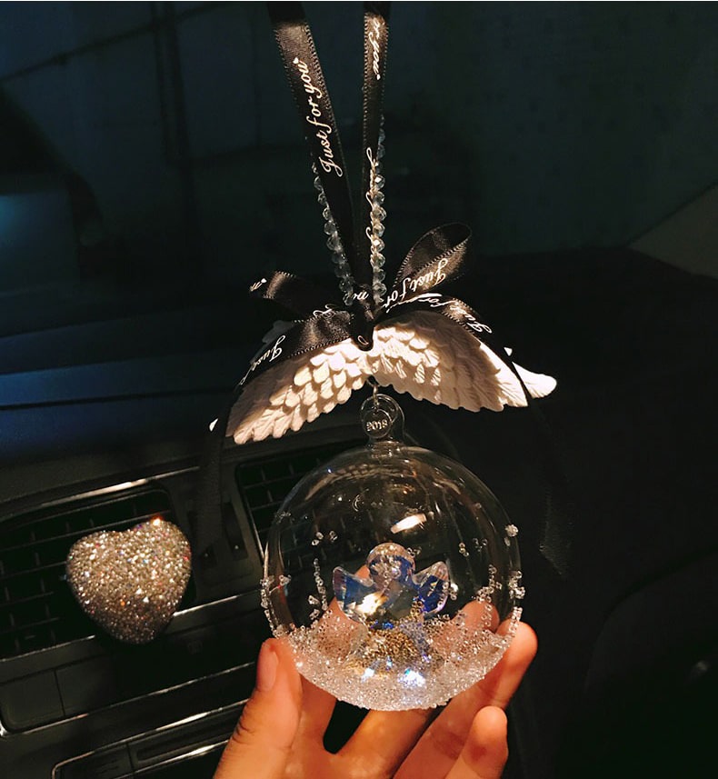 Khánh treo xe oto dễ thương