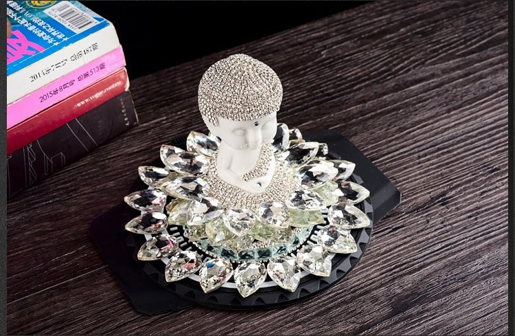 Tượng phật để oto