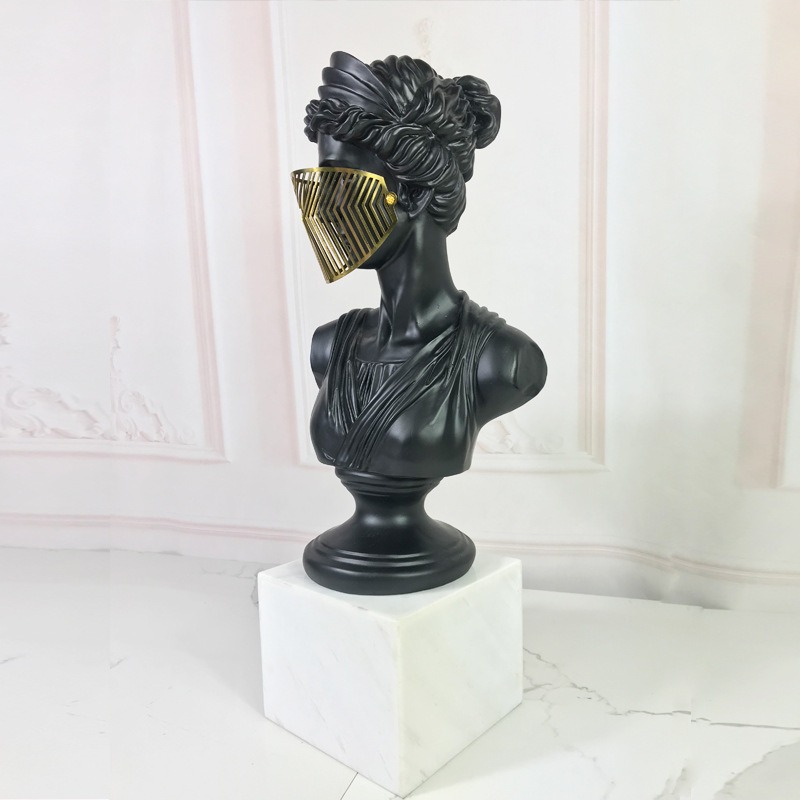 Tượng điêu khắc nghệ thuật "Cô gái bí ẩn"