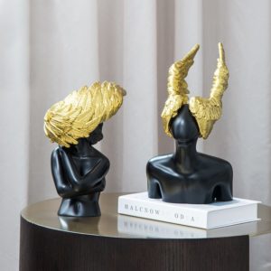 Cặp tượng nghệ thuật "Tiên hắc ám"