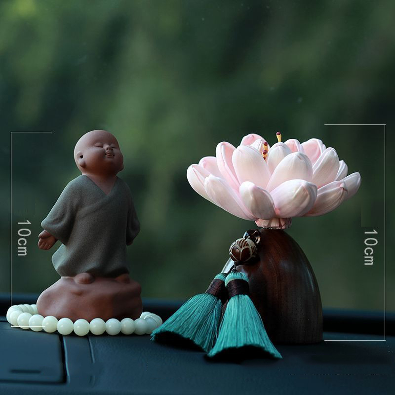 Tượng phật để oto kết hợp hoa sen