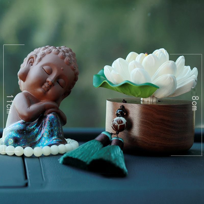 Tượng phật để oto kết hợp hoa sen