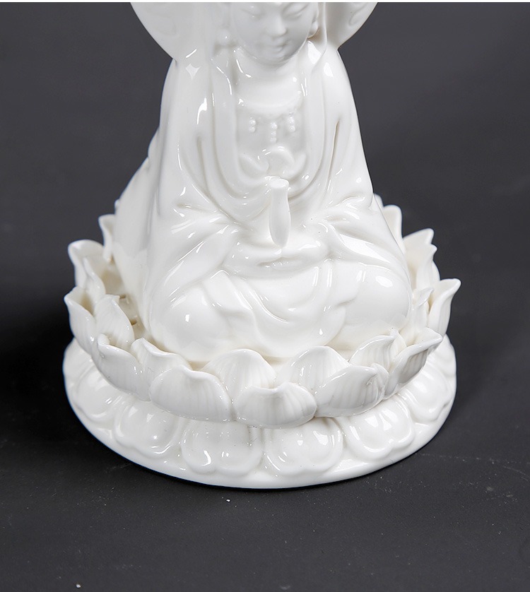 Tượng phật để oto “Phật Bà Quan Âm”