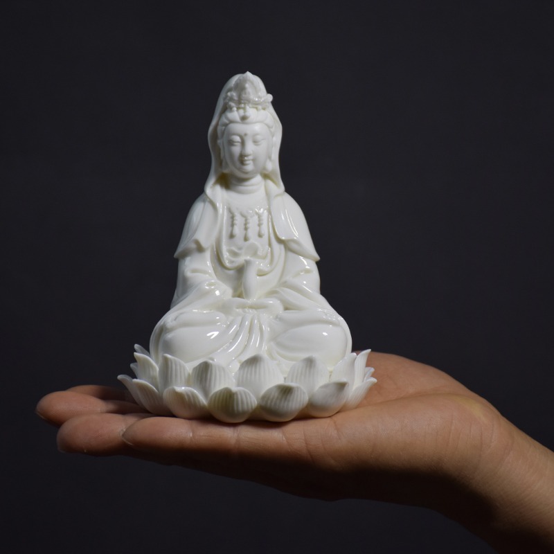 Tượng phật để xe oto Quan Âm Bồ Tát