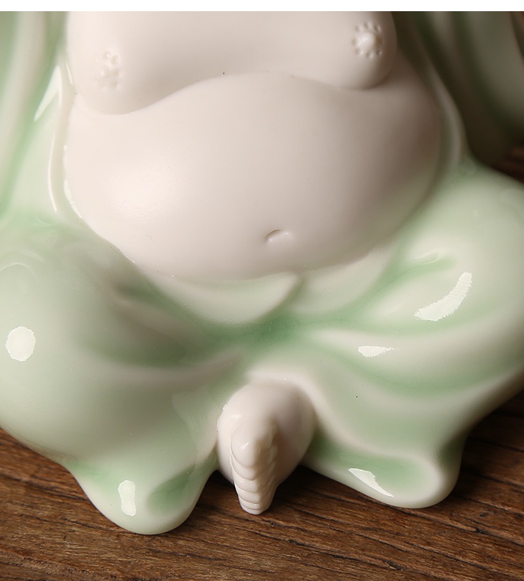 Tượng Phật Di Lặc để oto