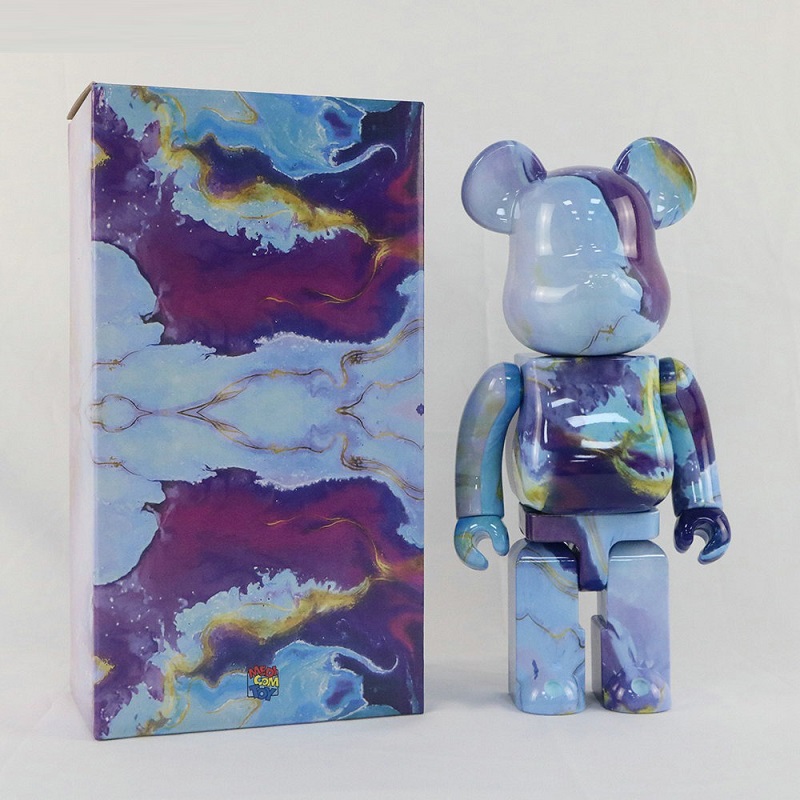 bearbrick van da cam thach
