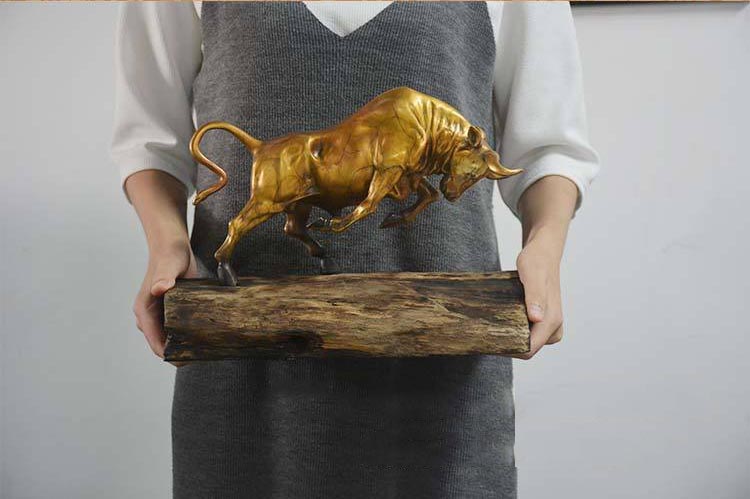 Tượng bò tót đồng nguyên chất