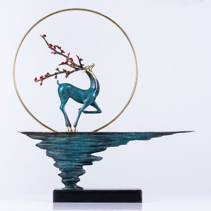 Hươu trên núi trang trí phòng khách