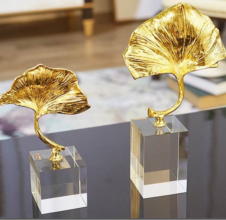 Mô hình lá sen vàng trang trí nội thất