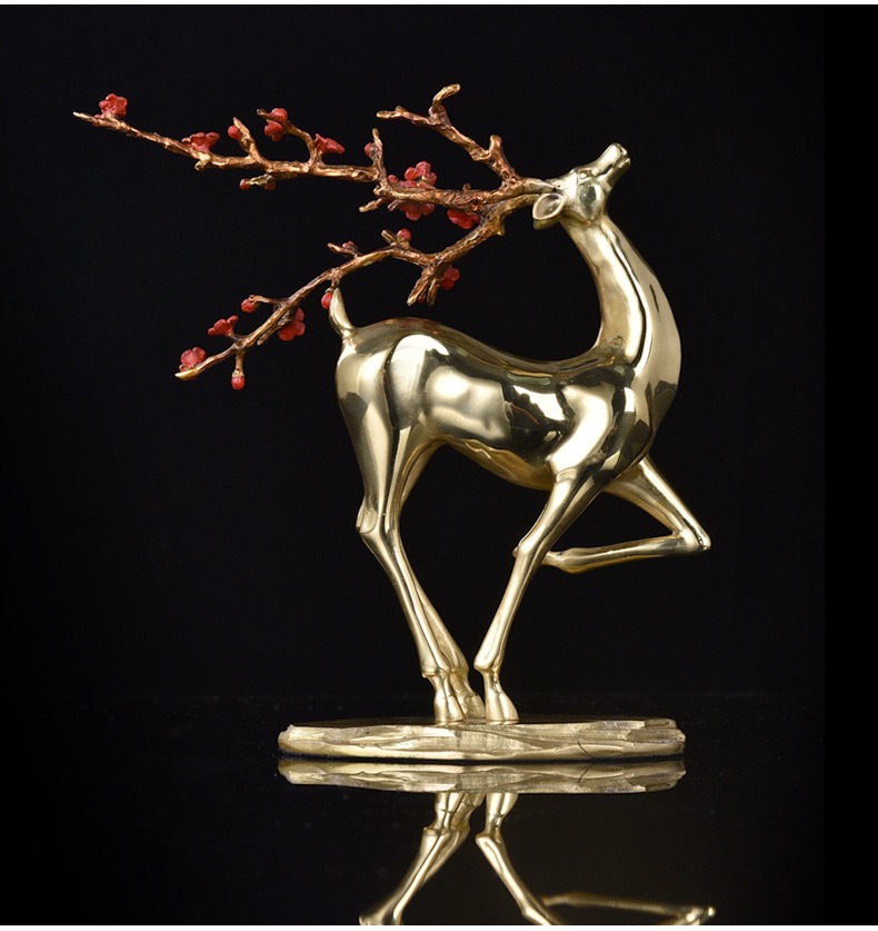 Tượng hươu đồng để bàn chiêu tài lộc