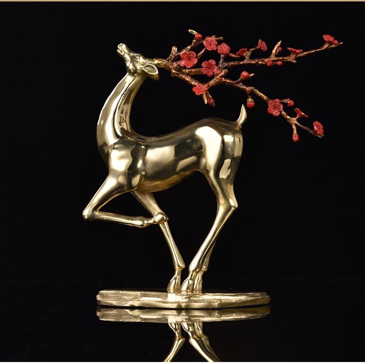 Tượng hươu đồng để bàn chiêu tài lộc