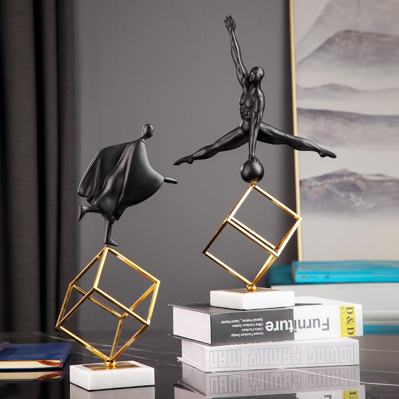 Tượng nghệ sĩ trang trí phòng khách