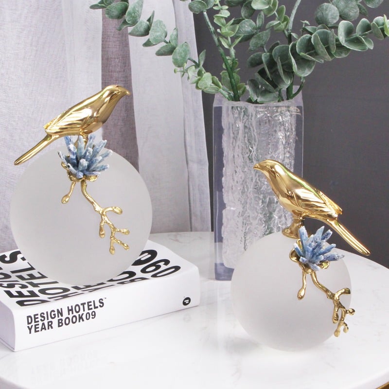 Chim hót trên đá pha lê