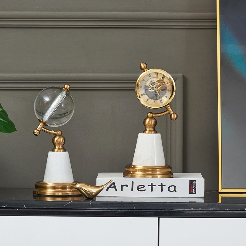 Đồng hồ phong cách Retro sang trọng Đồng hồ phong cách Retro sang trọng